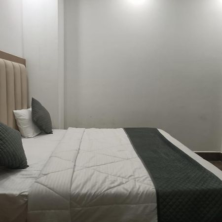 Hotel Whitehouse Ac Family Room Agra  Eksteriør bilde